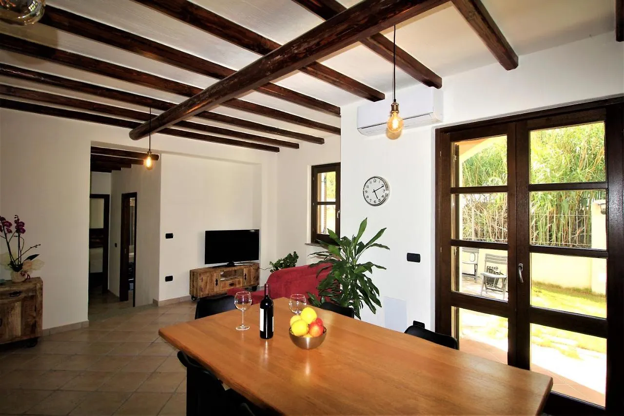 Fenile Apartments Santa Maria Navarrese 0*,  Italia